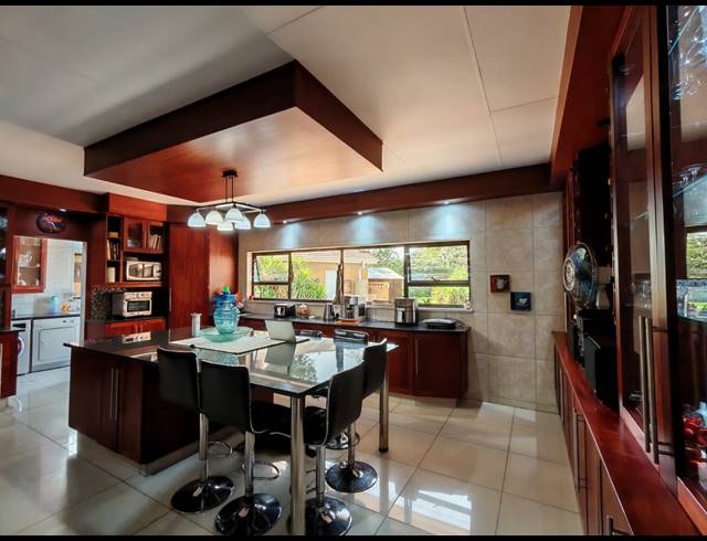 4 BEDROOM HOUSE FOR SALE IN THREE RIVERS EAST